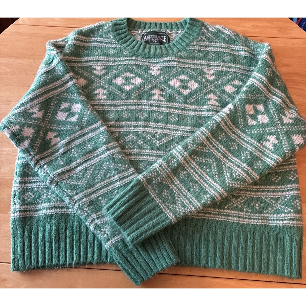 American Eagle Slightly Cropped Fuzzy Sweater Cozy Fall Season Size M